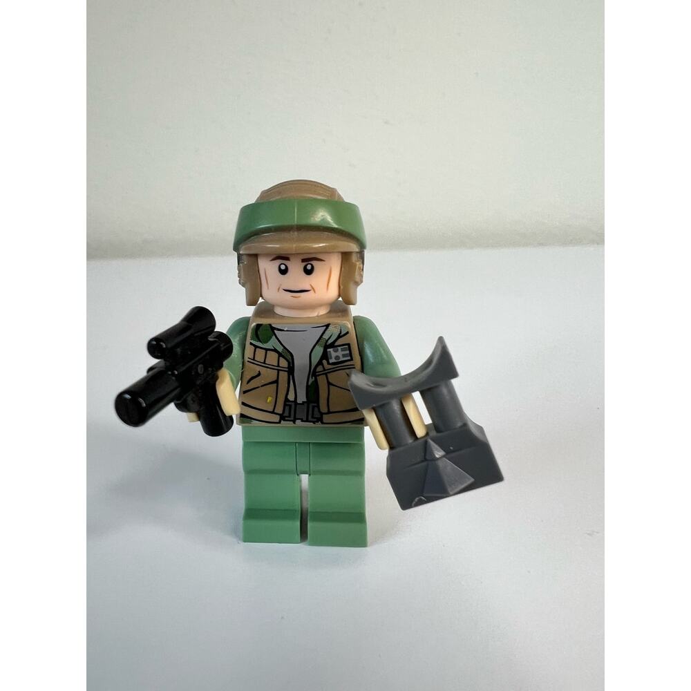 LEGO Star Wars Endor Rebel Commando Trooper Minifigure (10236 9489) Collectible